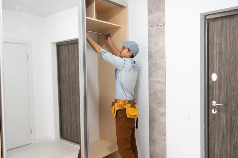 Placard sur-mesure ou standard, quel choix pour optimiser l'espace ?